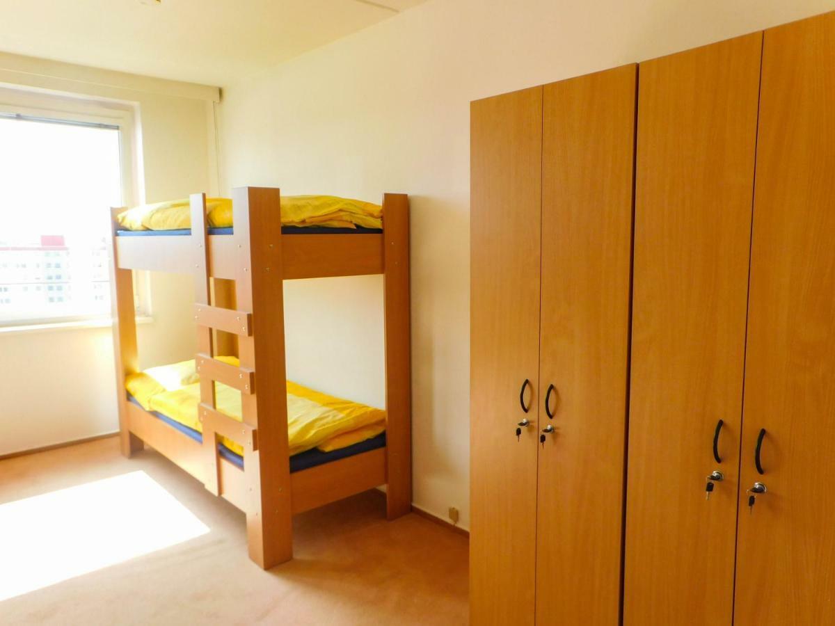 Km House Cerny Most Albergue Praga Exterior foto