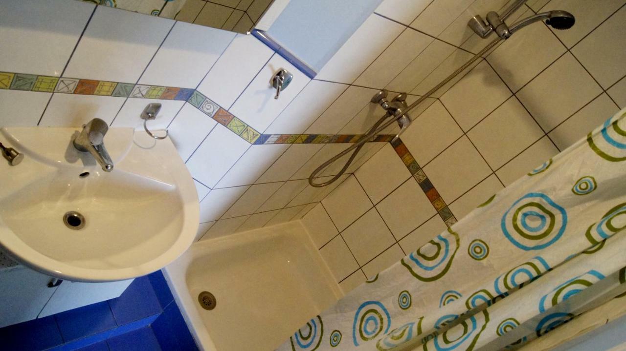 Km House Cerny Most Albergue Praga Exterior foto
