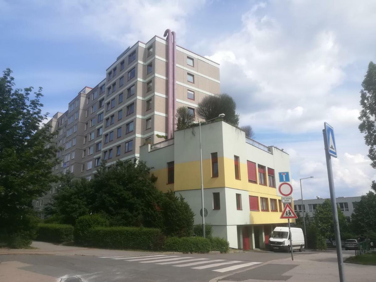 Km House Cerny Most Albergue Praga Exterior foto