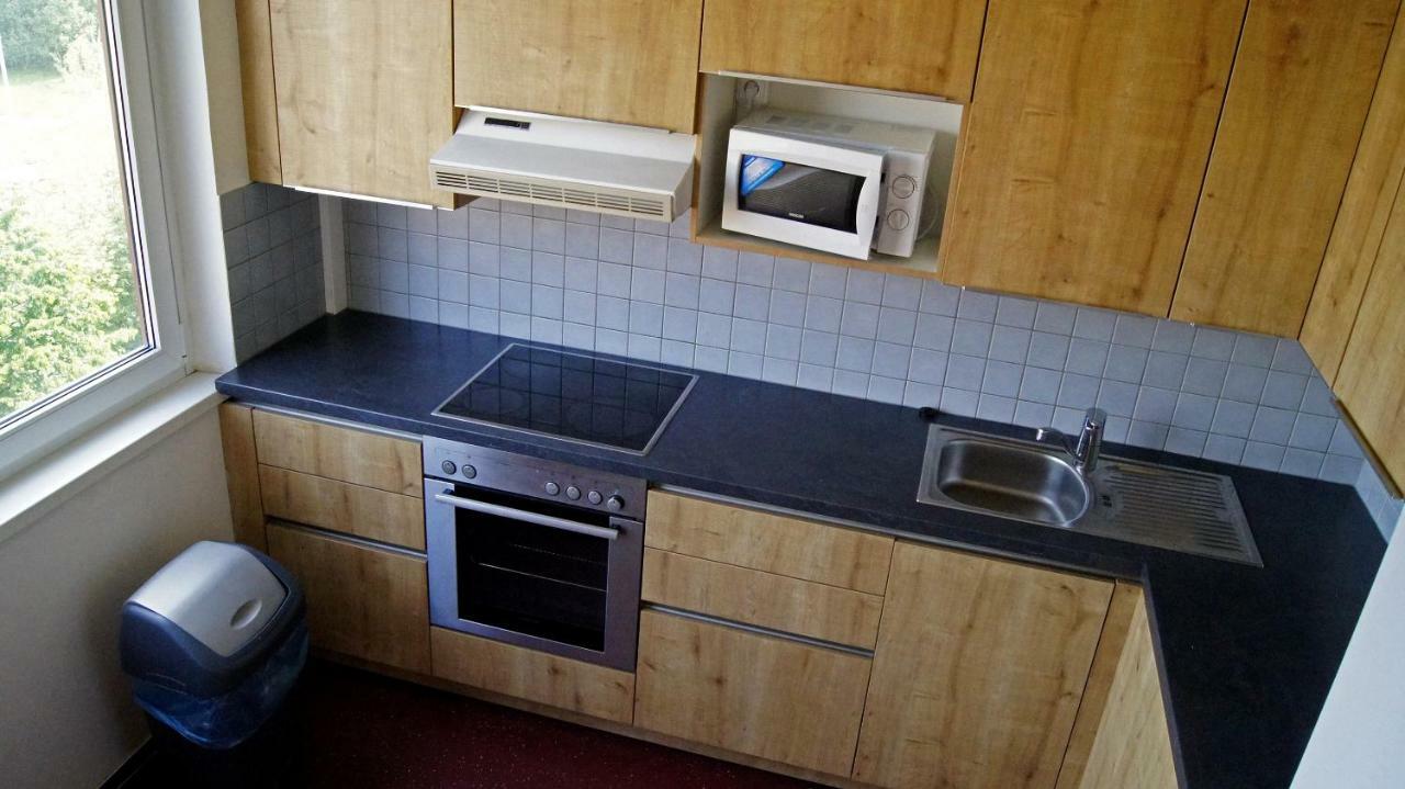 Km House Cerny Most Albergue Praga Exterior foto