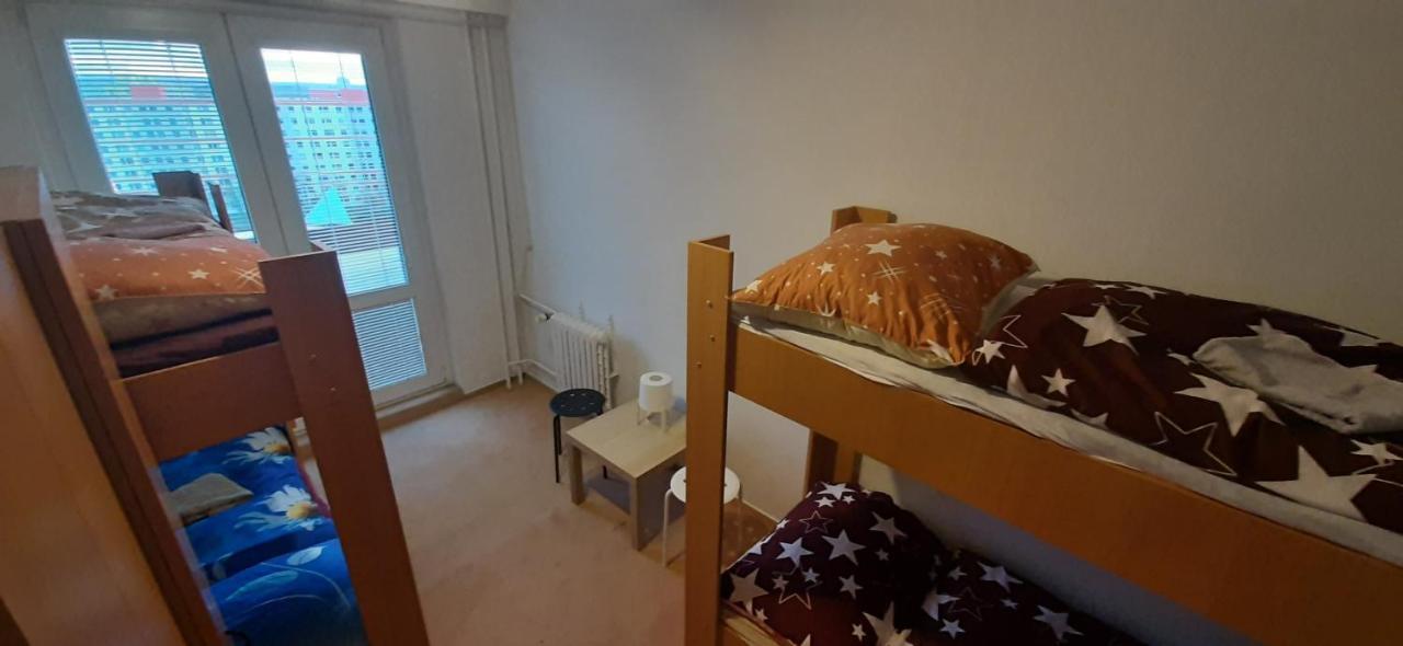 Km House Cerny Most Albergue Praga Exterior foto