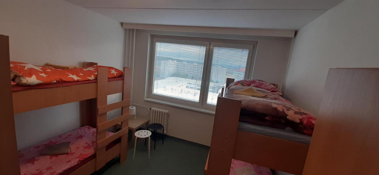Km House Cerny Most Albergue Praga Exterior foto